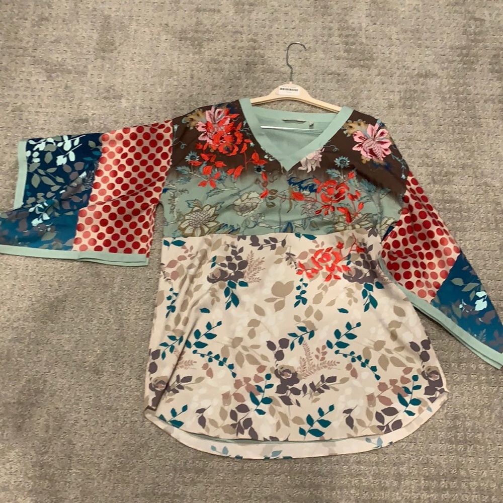 Soft Surroundings Top- medium
